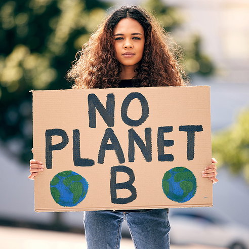 Schuelerin Plakat Nachhaltigkeit